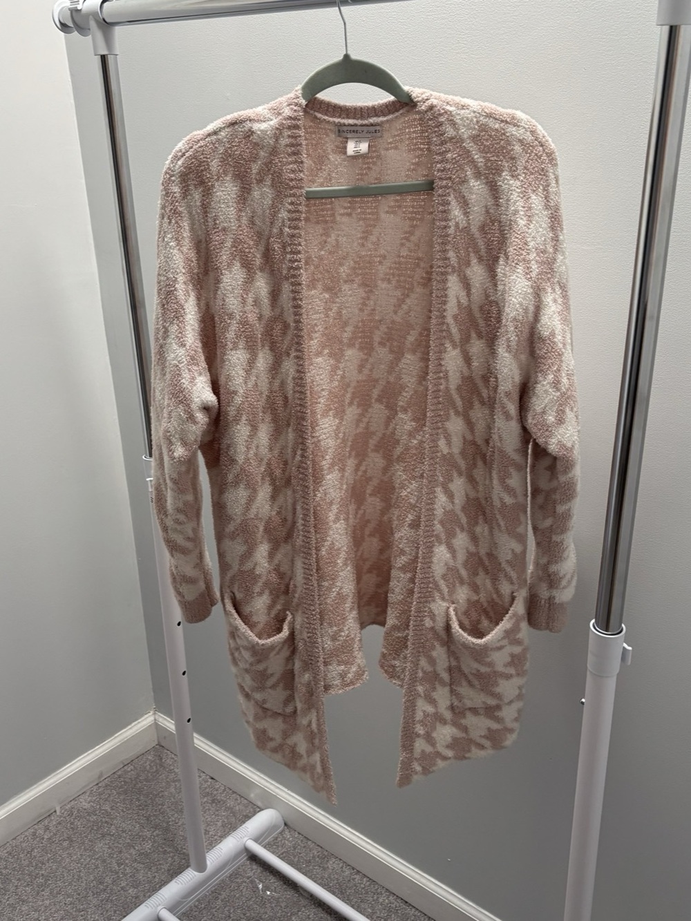 Sincerely Jules Pink and Cream Houndstooth Print Fuzzy Open Cardigan